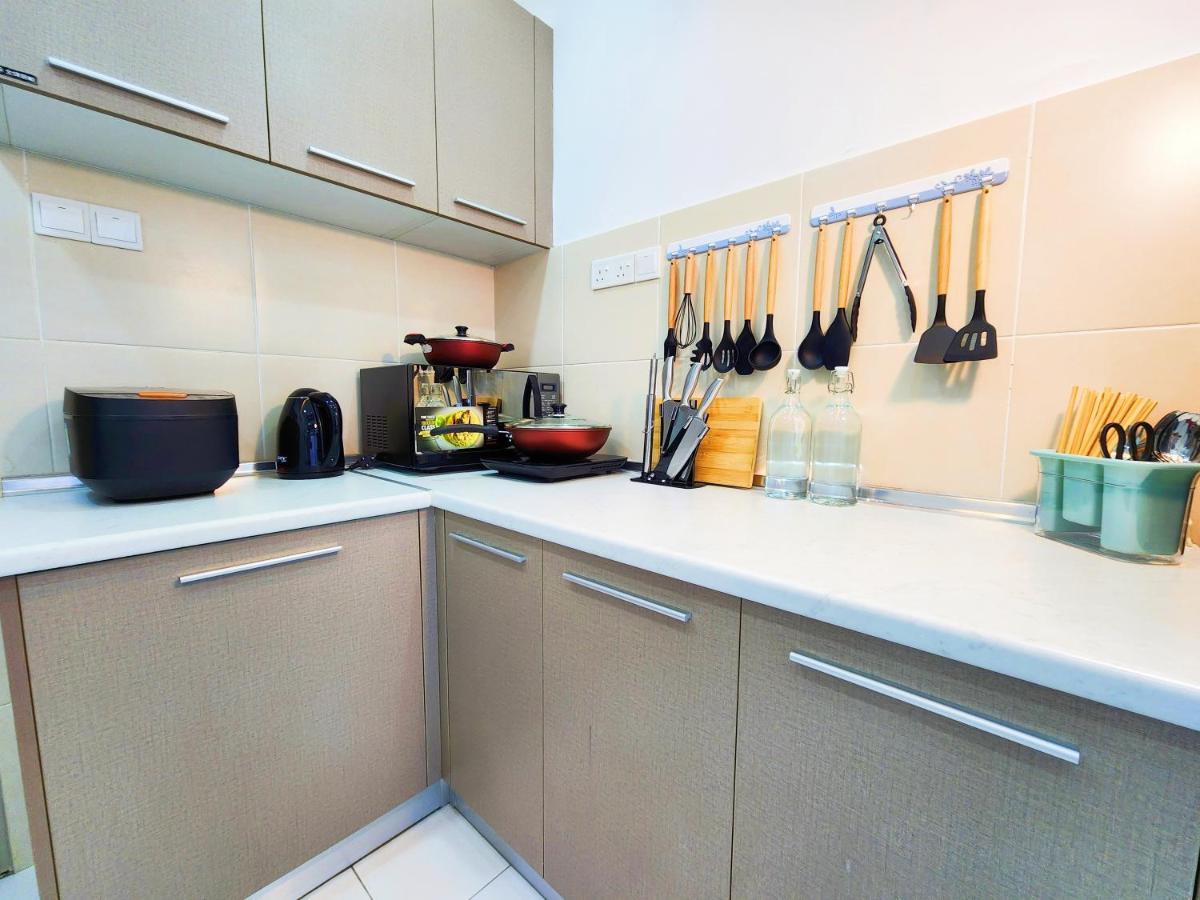 Klia Lili Residensi 5 Plus 2 Pax With Splendid Pool Nilai Exterior photo
